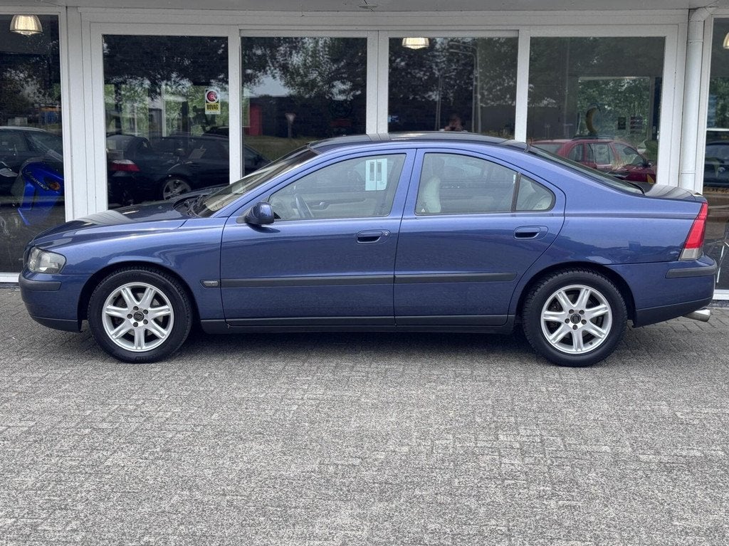 Volvo S60 2.4 5 cilinder 170pk,Edition,Leder,clima,cruise,tr, Auto's, Volvo, Voorwielaandrijving, Gebruikt, Beige, Blauw