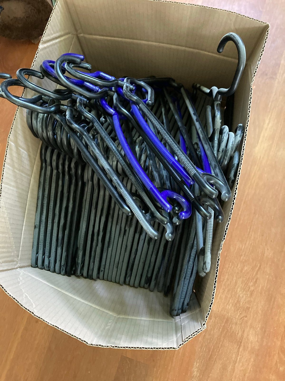 Grote partij kledinghangers (plastic), Kleding | Dames, Kledinghangers, Ophalen, Gebruikt, Kunststof, Volwassenen