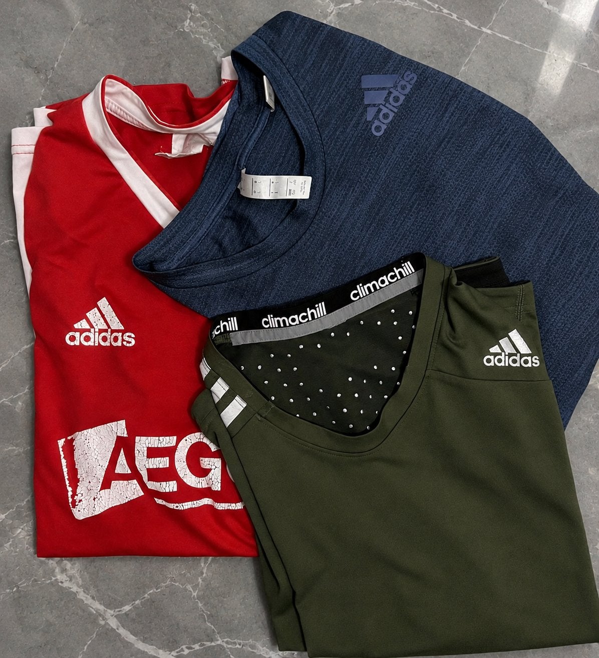 Drie Adidas sportshirts: Ajax, Climachill en effen blauw, Ophalen of Verzenden, Zo goed als nieuw