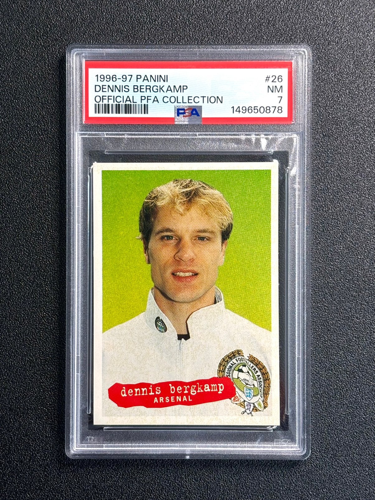 PSA 7 Dennis Bergkamp 1996 Panini Official PFA Collection, Ophalen of Verzenden, Zo goed als nieuw, Plaatje