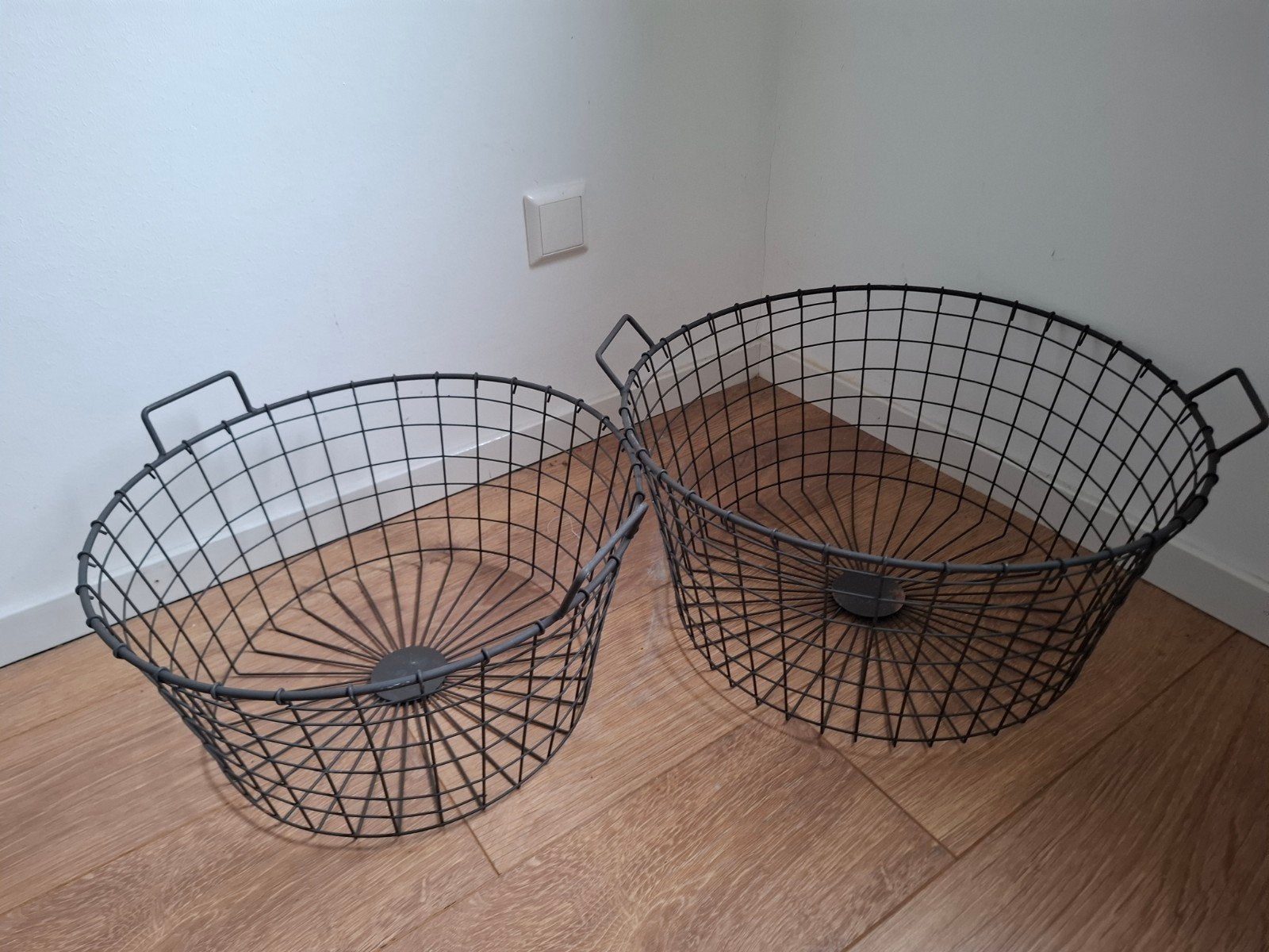 2 x zwarte draad manden, Ophalen of Verzenden, Rond, Metaal, Mand