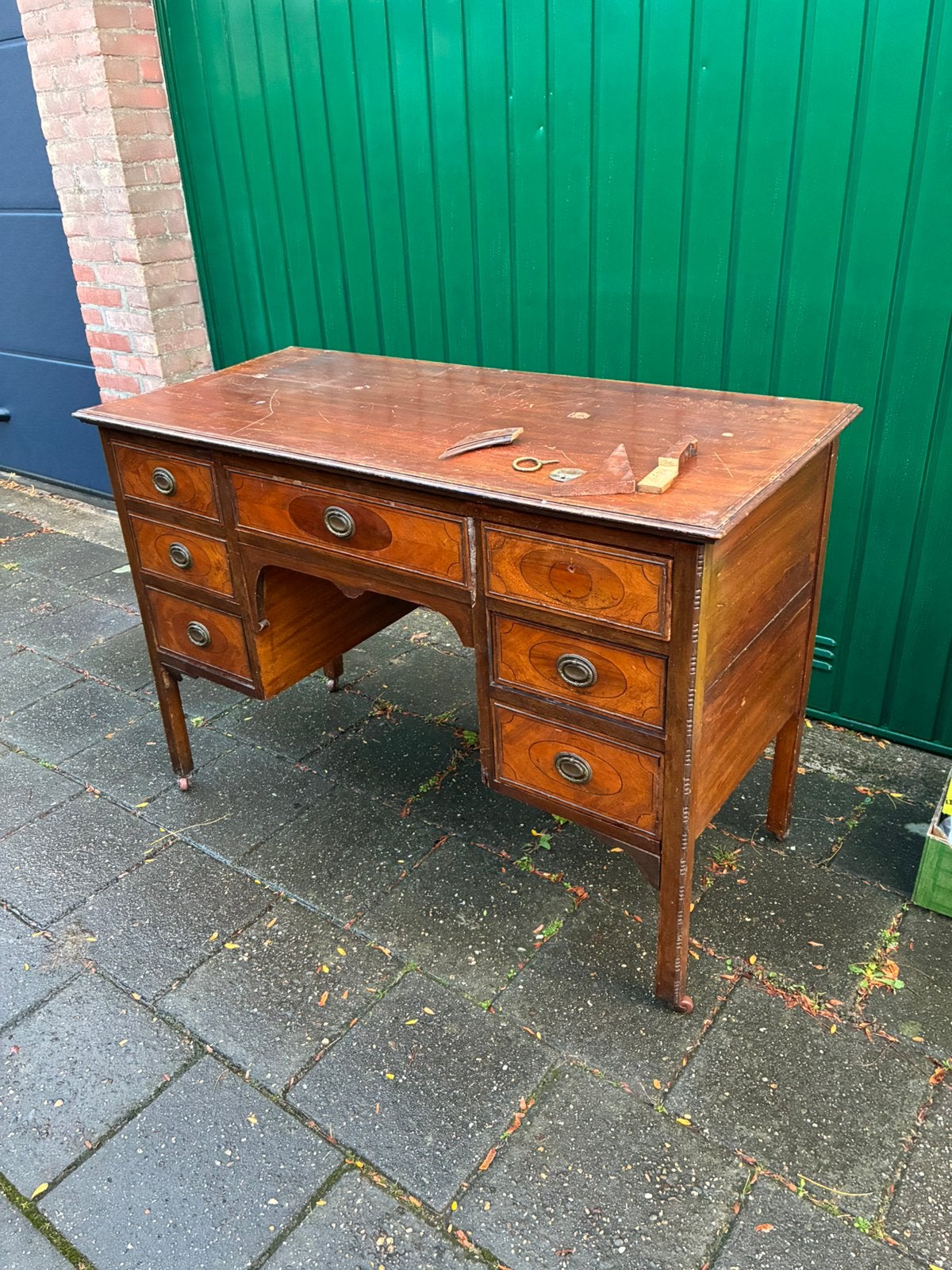 Oud opknap bureau, Ophalen