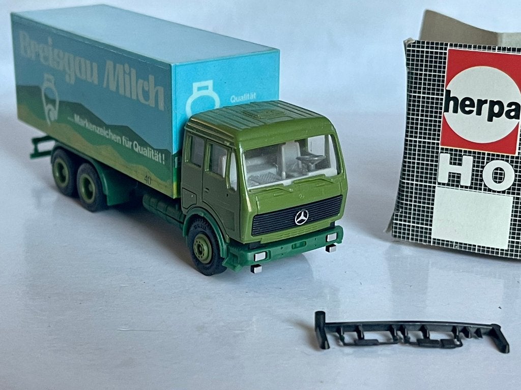 Herpa: Mercedes-Benz NG „Breisgau Milch", Hobby en Vrije tijd, Modelauto's | 1:87, Ophalen of Verzenden, Gebruikt, Bus of Vrachtwagen