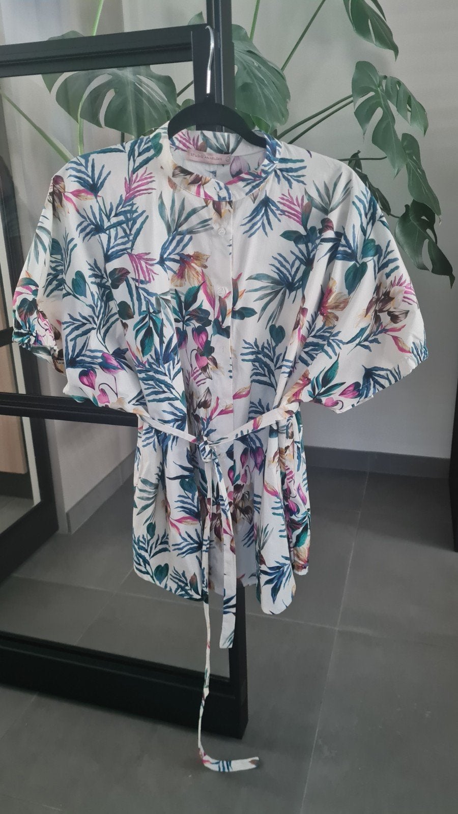 Studio Anneloes Maat L Zomerse blouse met tropische print en, Studio Anneloes, Meerkleurig, Maat 42/44 (L), Ophalen of Verzenden