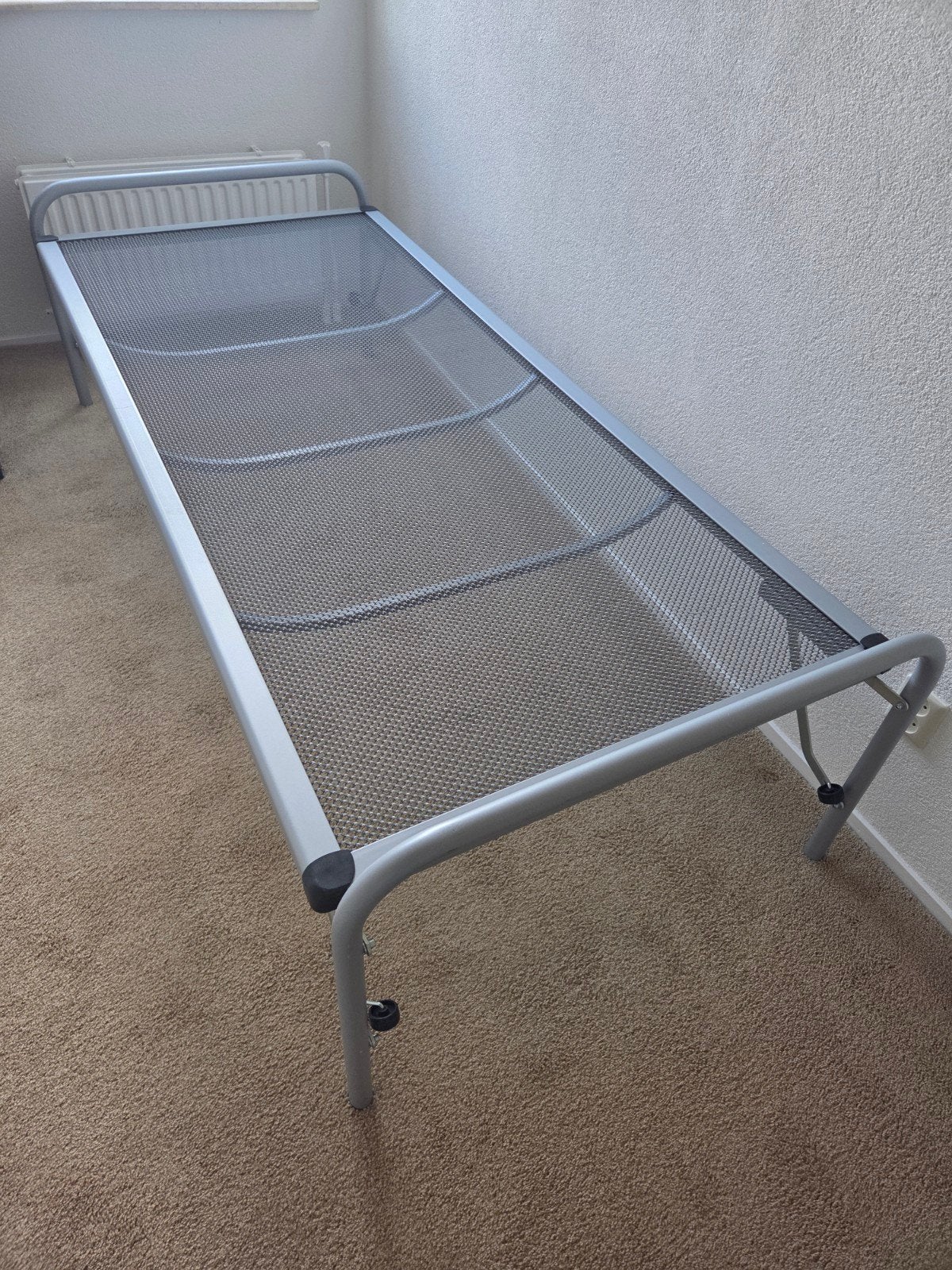 Inklapbaar logeerbed incl. matras Dreamzone, Huis en Inrichting, Ophalen, 90 cm, Eenpersoons, Zo goed als nieuw