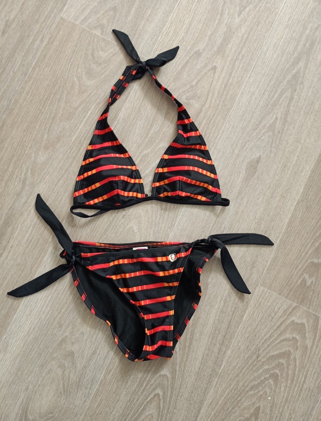 leuke bikini mt 36, Ophalen of Verzenden, Gedragen, Zwart, Bikini