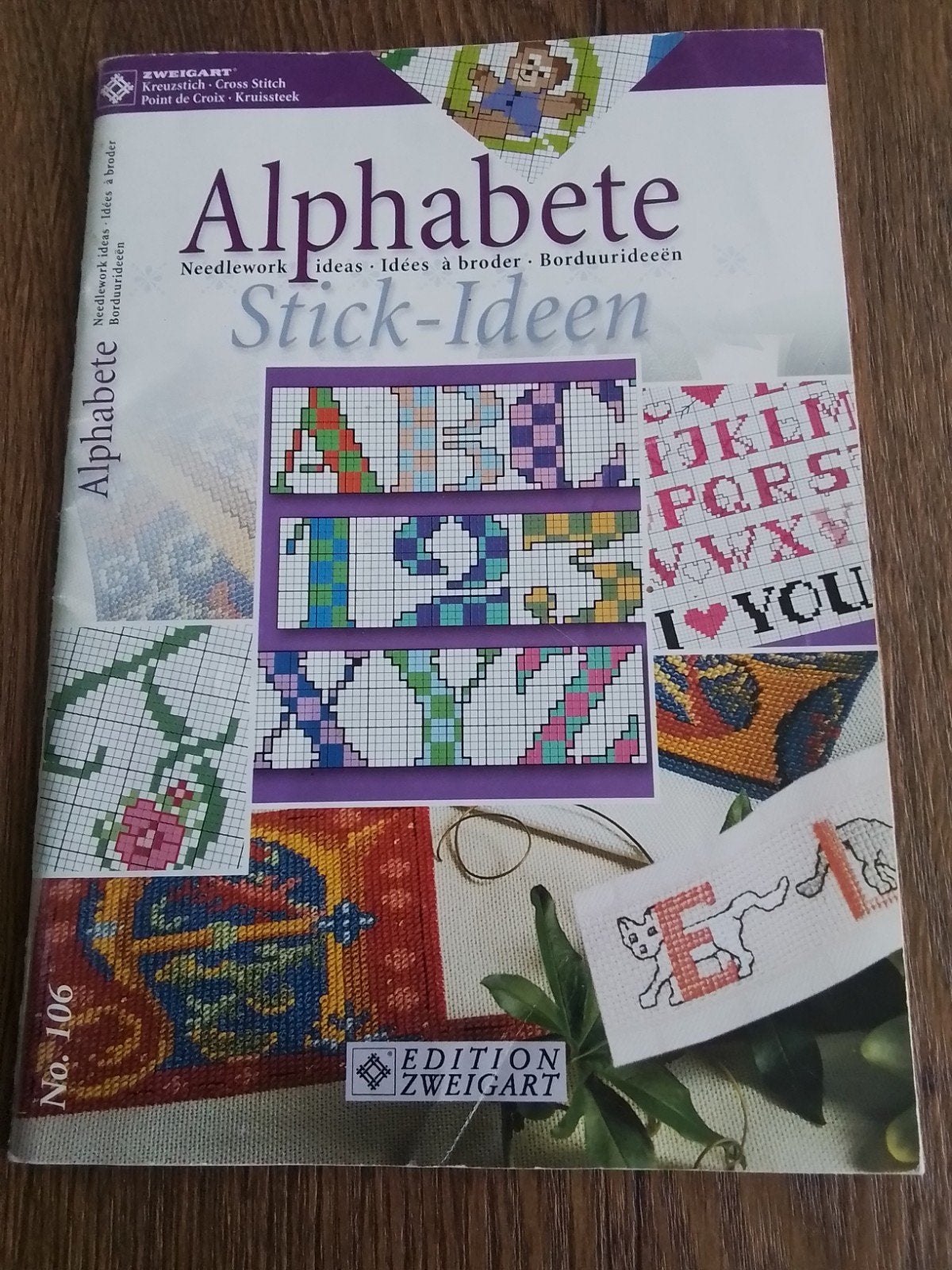 Zweigart, alphabeth borduurboekje,, Ophalen of Verzenden, Zo goed als nieuw, Handborduren, Patroon