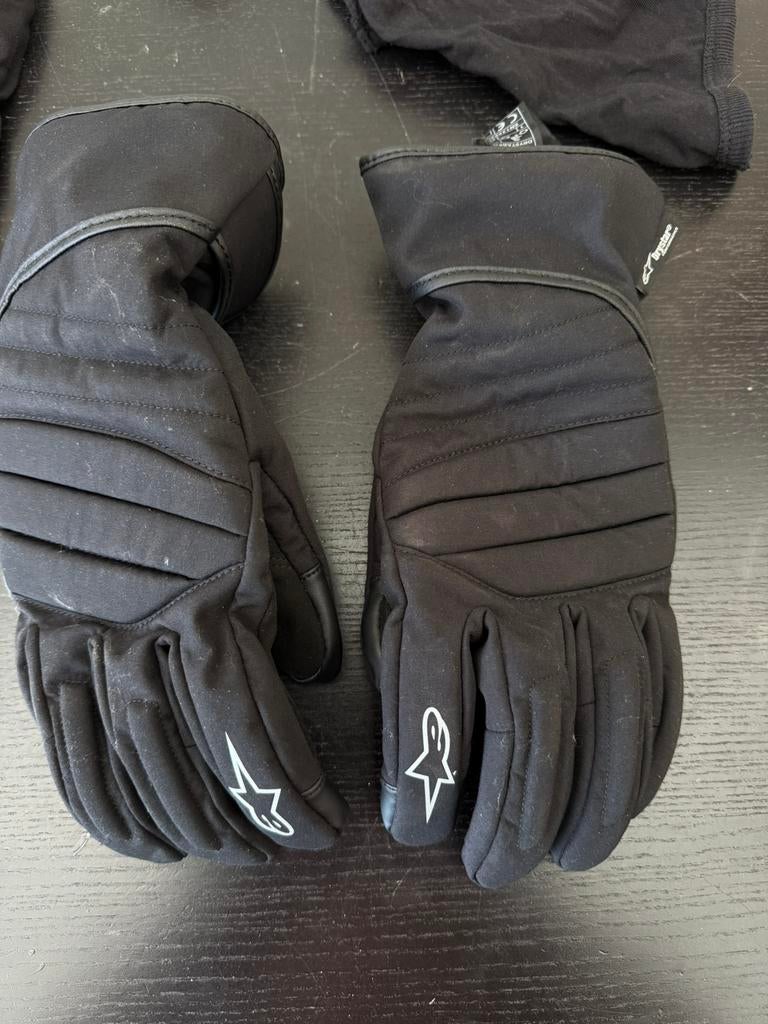 Motorhandschoenen maat M Alpinestars + 2 helmmutsen zwart, Motoren, Ophalen of Verzenden, Tweedehands, Dames, Handschoenen