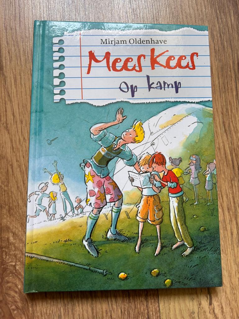 Mees kees op kamp hardcover, Boeken, Ophalen of Verzenden, Zo goed als nieuw, Fictie algemeen