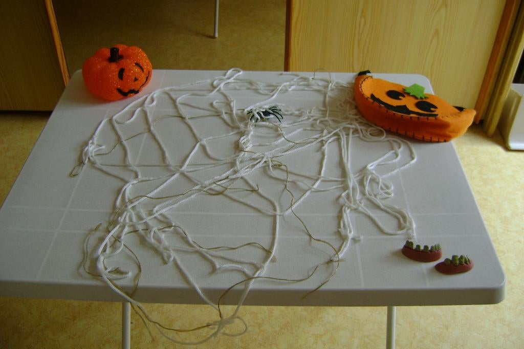 halloweenset met spinnenweb spin pompoen en tasje pompoen, Ophalen of Verzenden, Zo goed als nieuw, Feestartikel, Halloween of Griezel