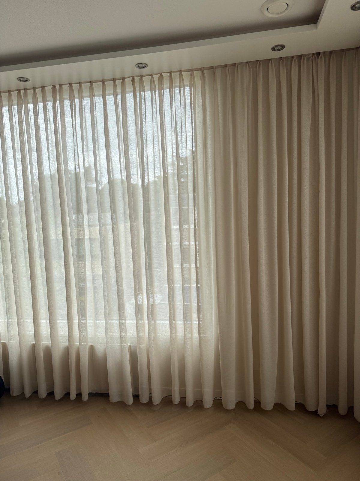 Lichtdoorlatende Vitrage beige/creme Gordijnen - 16 Meter, Ophalen, Vitrage, Crème, Polyester