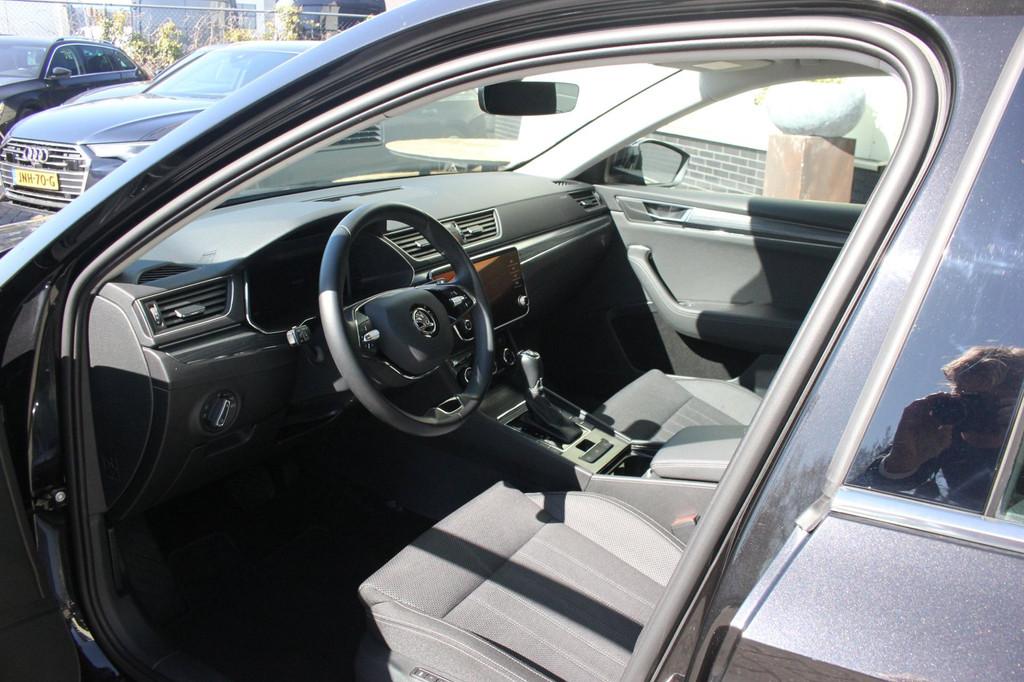 Skoda Superb Combi 1.4 TSI iV Business Edition Plus | Trekha, Auto's, Skoda, Gebruikt, Euro 6, 4 cilinders, Zwart