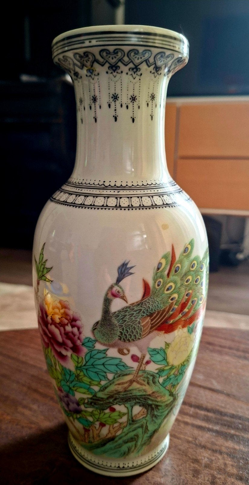 20e-eeuwse Chinese Famille Rose Vaas met Pauwdecor, Antiek en Kunst, Ophalen of Verzenden