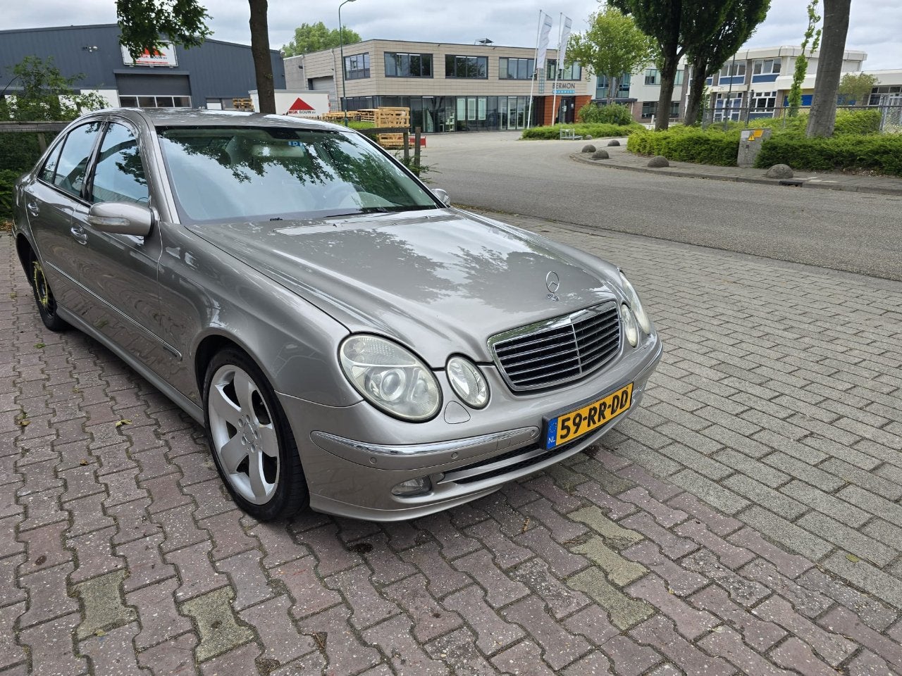 Mercedes-Benz E-Klasse 280 CDI AVANTGARDE (bj 2005), Achterwielaandrijving, Gebruikt, 3222 cc, Automatische klimaatregeling