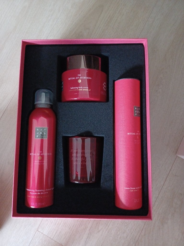 Rituals Pakket ( rode ), Sieraden, Tassen en Uiterlijk, Uiterlijk | Lichaamsverzorging, Ophalen, Nieuw, Bad & Douche