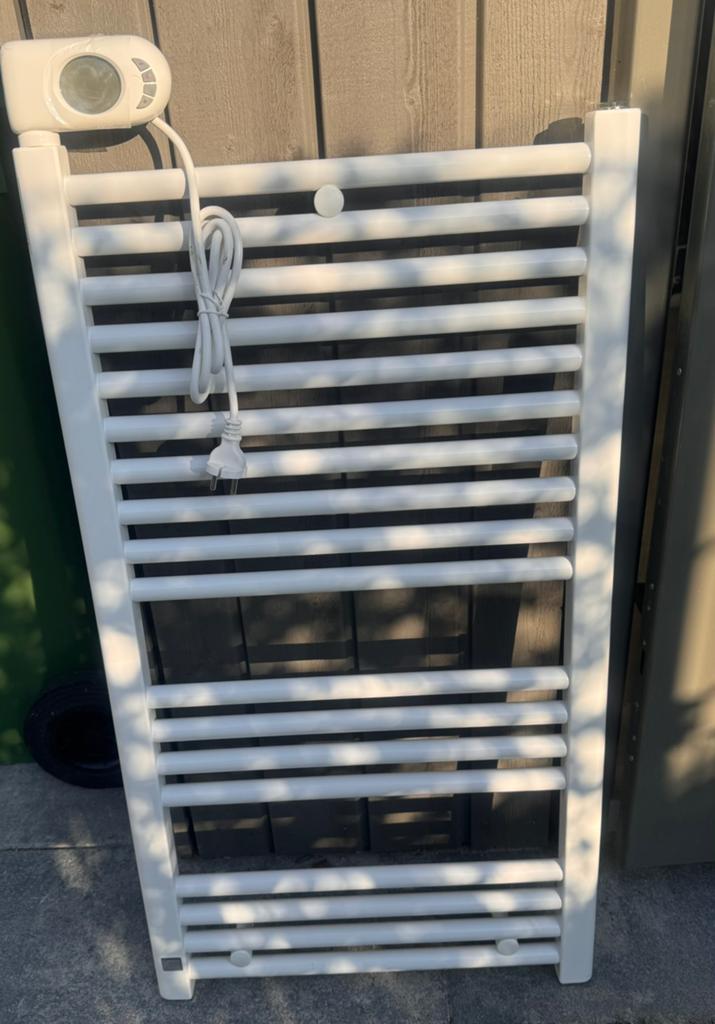 Elektrische badkamerradiator met thermostaat 2000 W, Ophalen, Radiator, Nieuw, Minder dan 60 cm