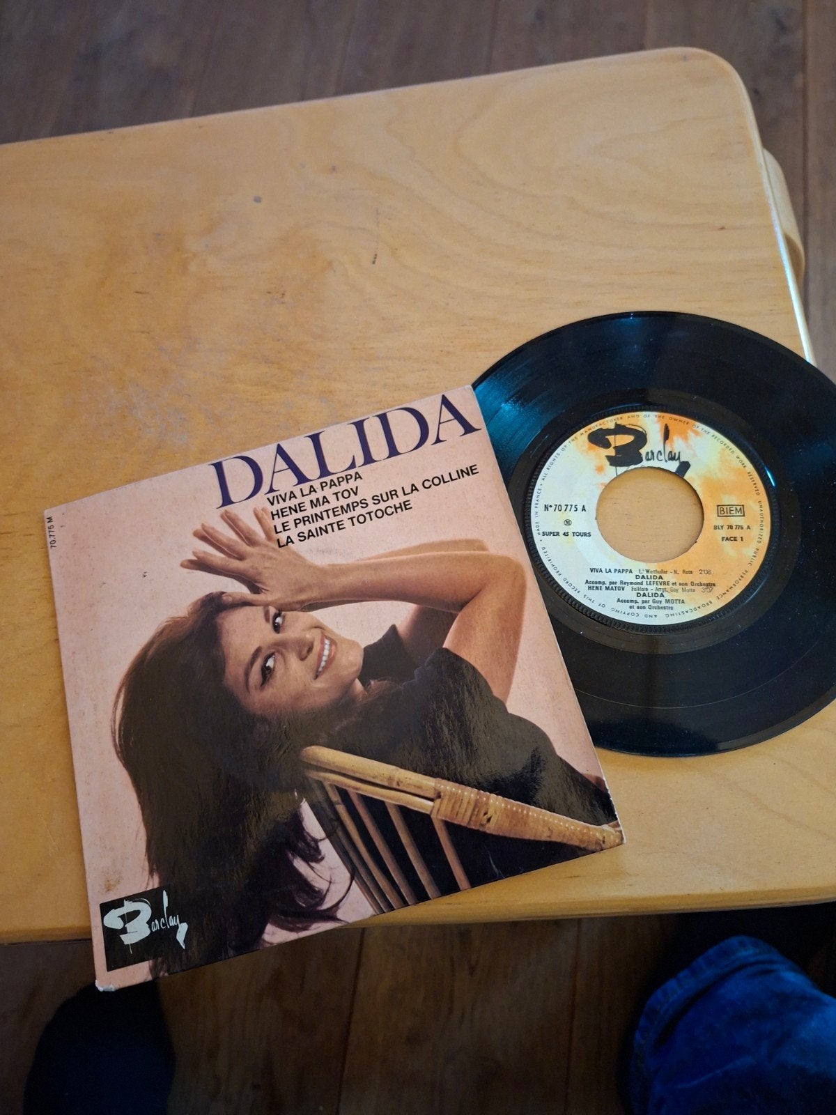 Dalida EP single - Viva La Pappa / Le Printemps Sur La Coll, Gebruikt, 7 inch, Ophalen of Verzenden, Pop