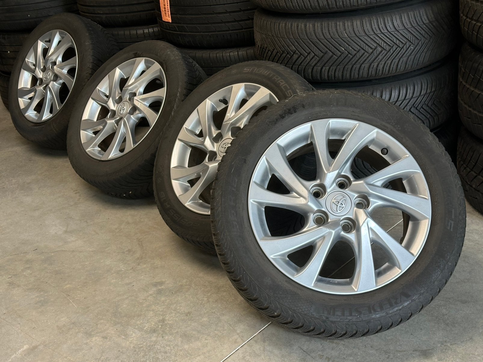 Originele 5x114.3 16 inch Toyota Auris Velgen & Banden, Gebruikt, 16 inch, Banden en Velgen, Personenwagen