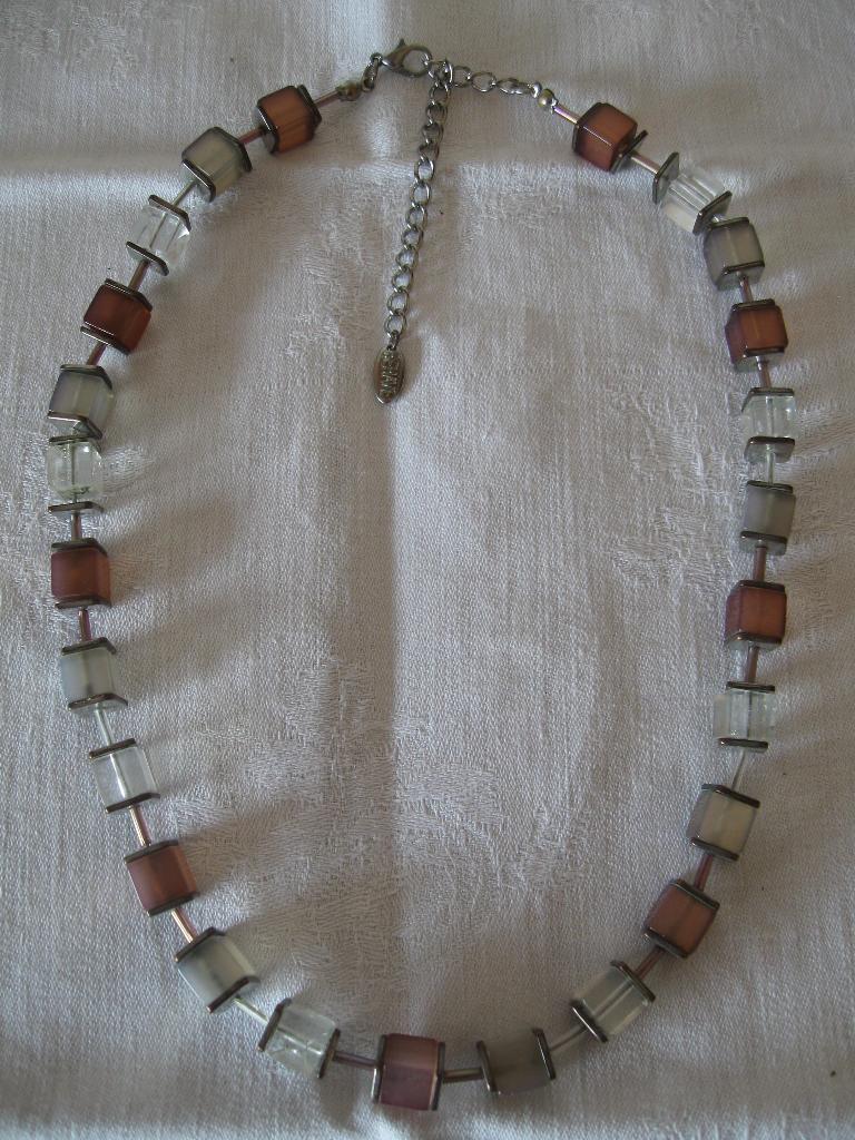 BEHAVE design ketting cubes vierkante kralen bijzonder, Ophalen of Verzenden, Zo goed als nieuw, Overige materialen