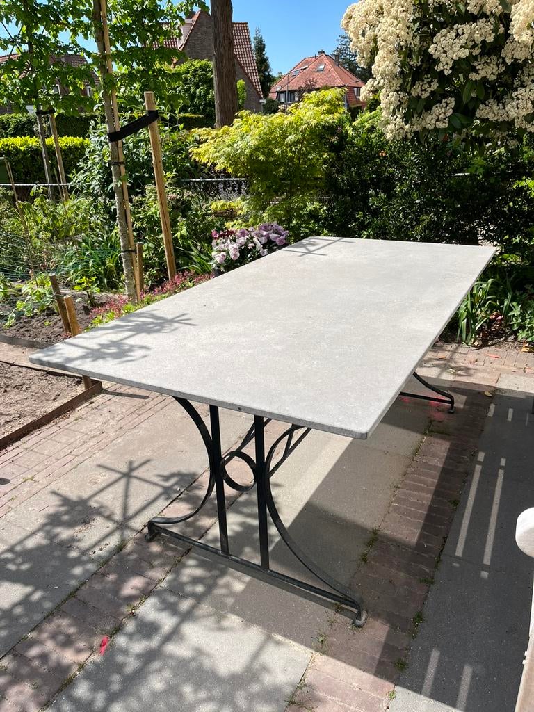 KoningDamen tuintafel met natuursteen blad, 180 x 90 cm, Tuin en Terras, Tuintafels, Ophalen, Zo goed als nieuw, Rechthoekig