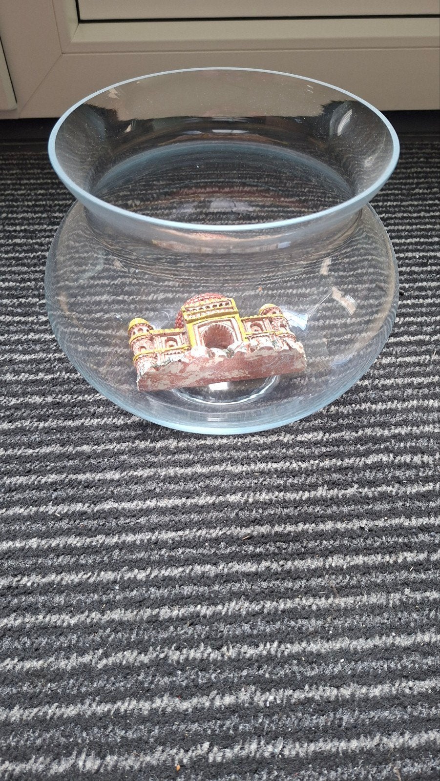 Glazen vissenkom/schaal met decoratie, Antiek en Kunst, Ophalen of Verzenden