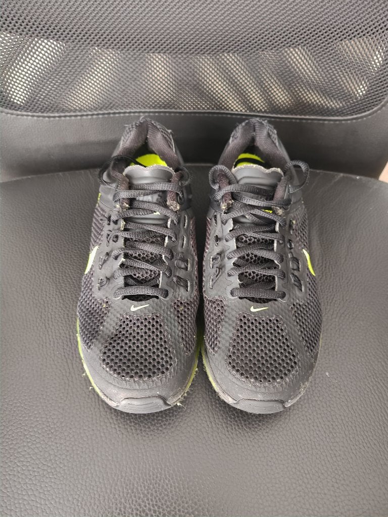 Nike Air Max 2013, Kinderen en Baby's, Kinderkleding | Schoenen en Sokken, Sportschoenen, Ophalen of Verzenden, Zo goed als nieuw