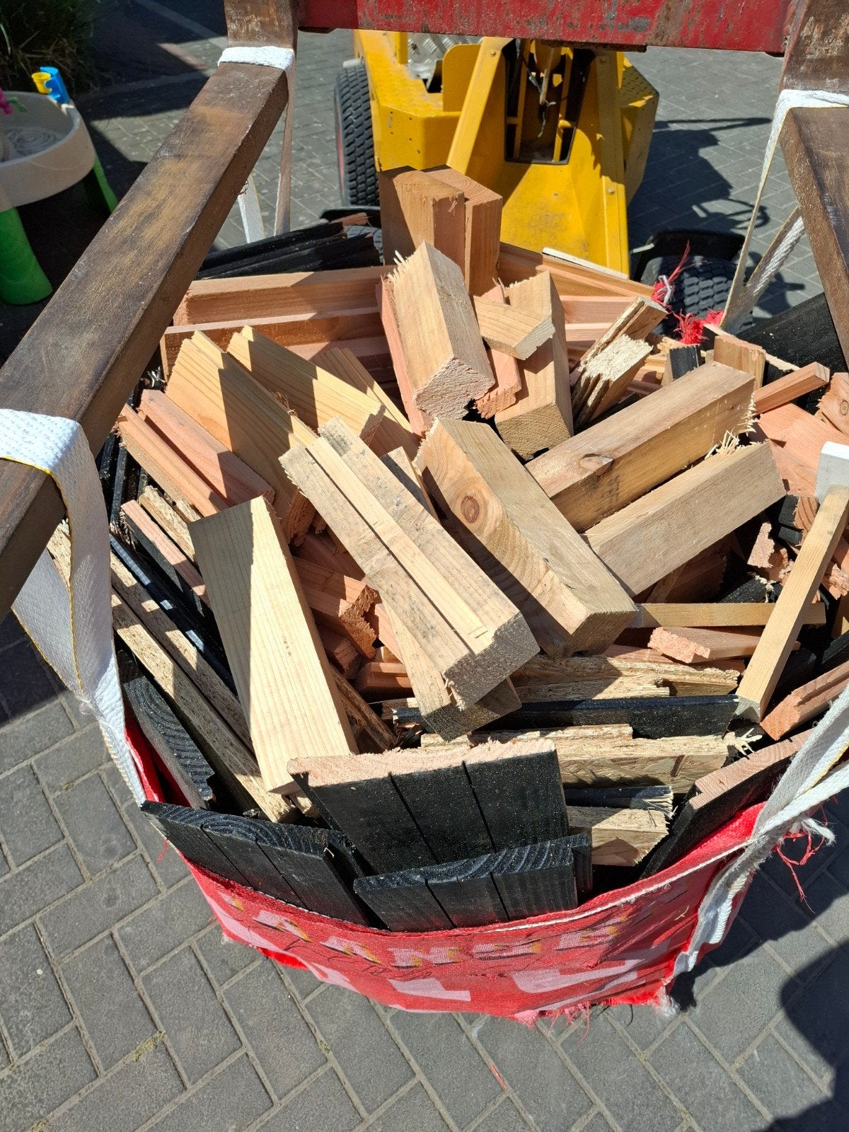 1 kuub haardhout/brandhout doe en goed bod en hij is van jou, Tuin en Terras, Haardhout, Minder dan 3 m³, Ophalen