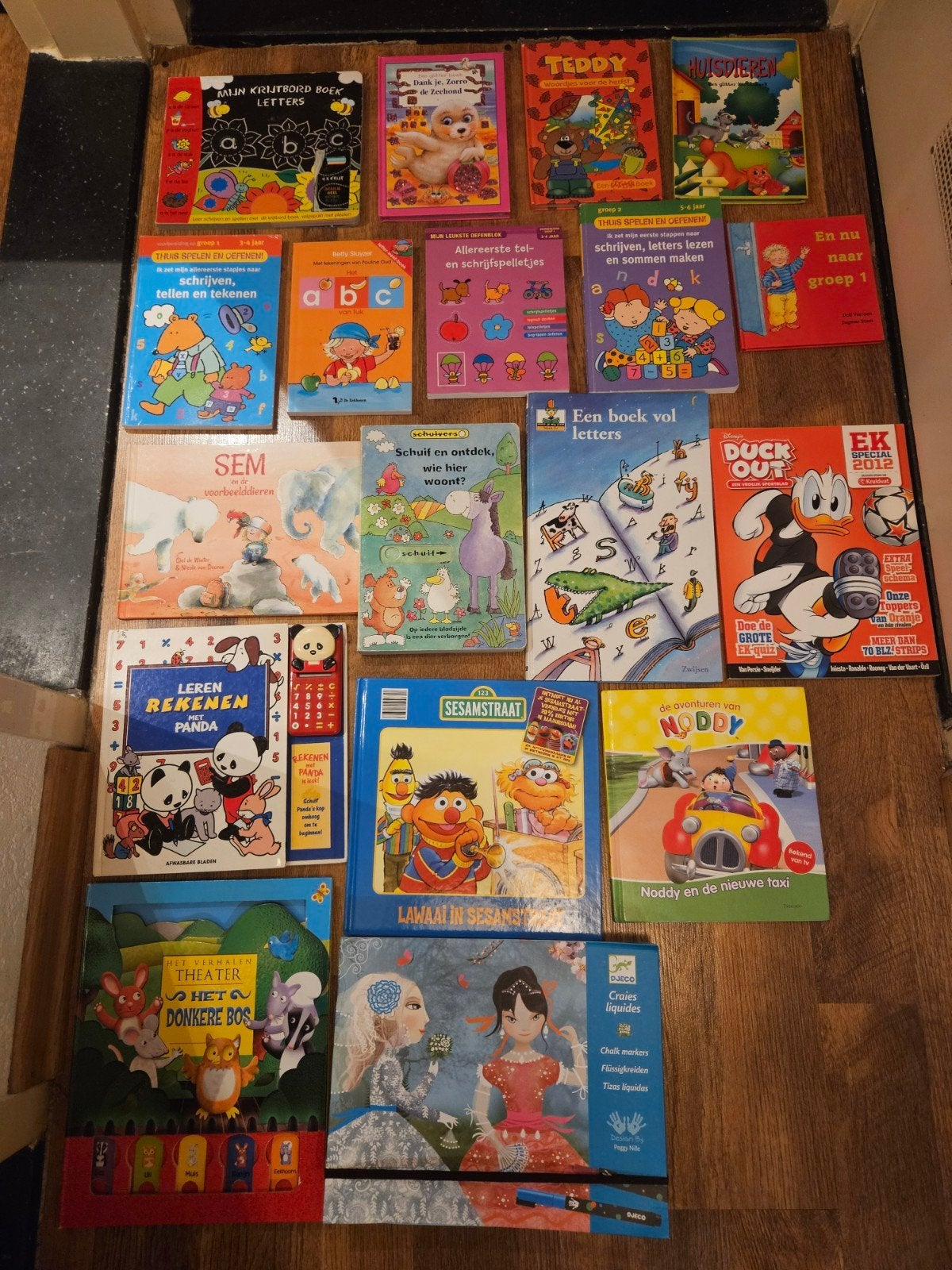 17 leuke en leerzame kinderboeken + GRATIS tekenboek, Kinderen en Baby's, Ophalen of Verzenden, Gebruikt