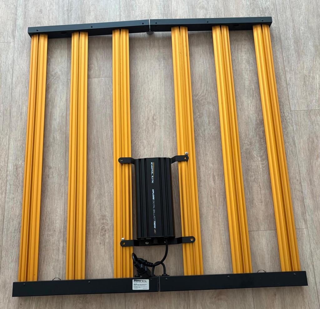 12 DIMLUX Xplore Series 730W LED Kweeklamp.MAX 3.3A  €190,-, Ophalen, Zo goed als nieuw, Kweeklamp