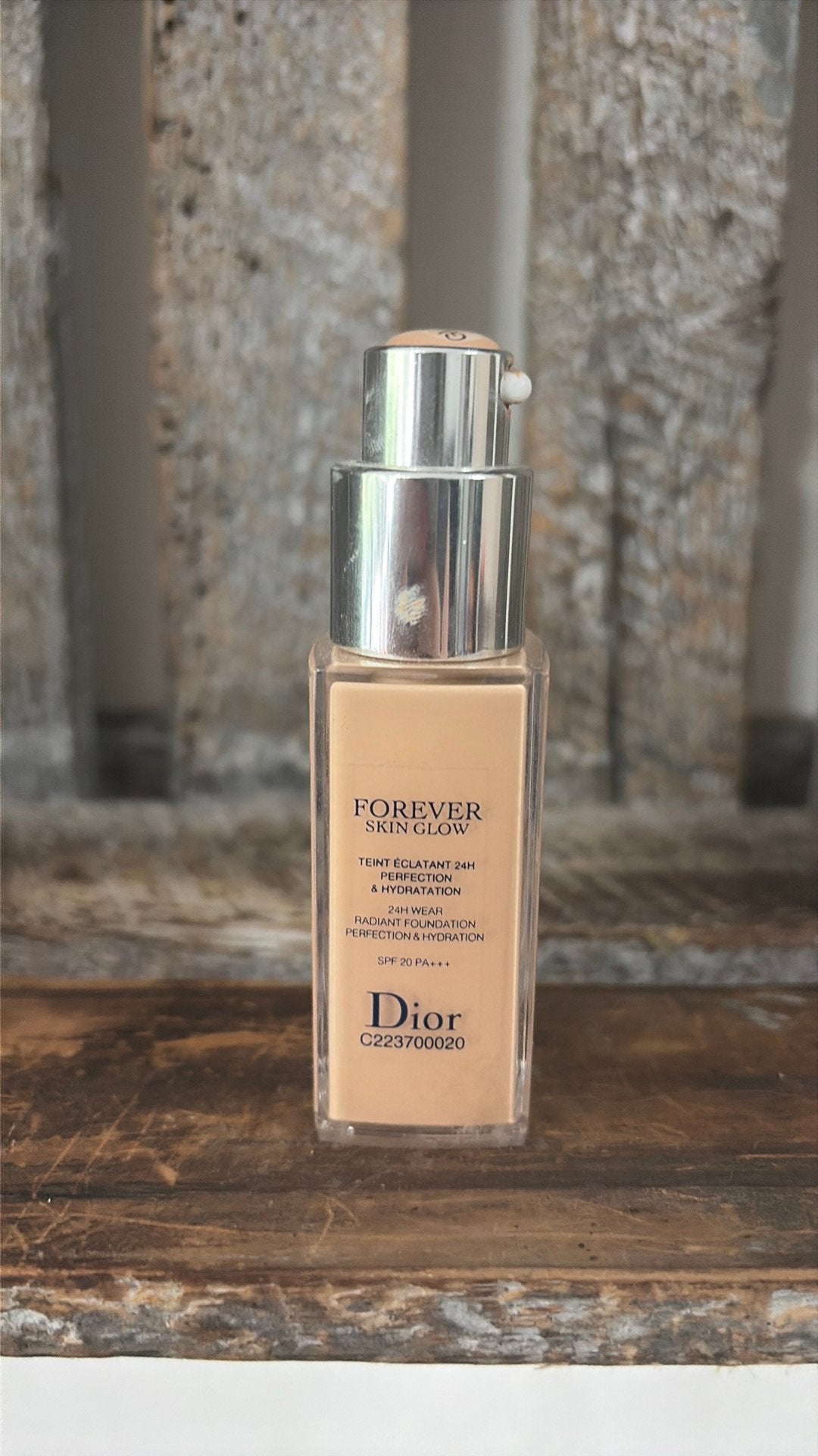 Dior Forever Skin Glow Foundation 2N, Ophalen of Verzenden, Zo goed als nieuw, Beige, Gehele gezicht