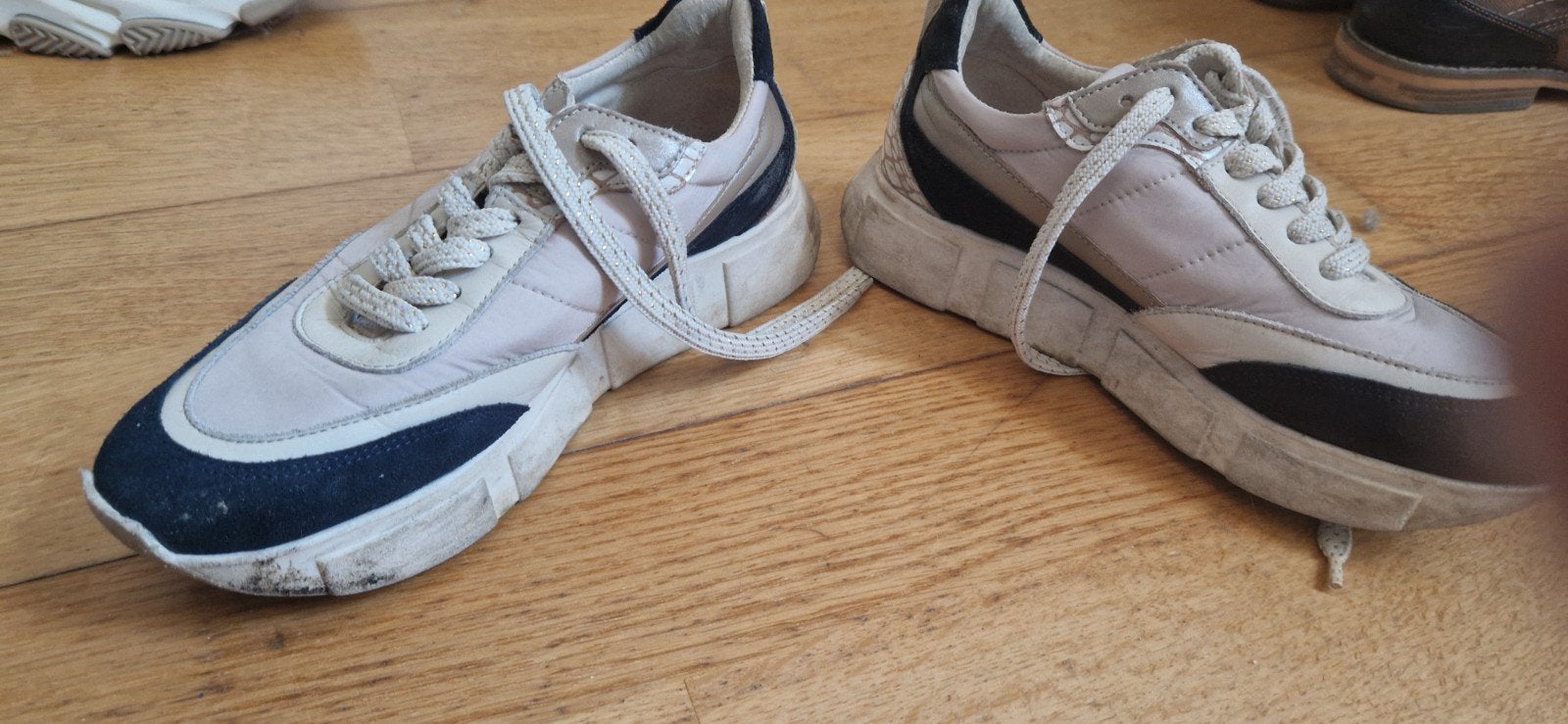 Comfortabele tango sneakers maat 39, Ophalen of Verzenden, Gedragen, Beige, Sneakers of Gympen