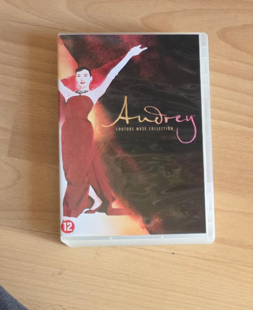 Audrey Hepburn Box, Vanaf 16 jaar, 1980 tot heden, Ophalen of Verzenden, Zo goed als nieuw