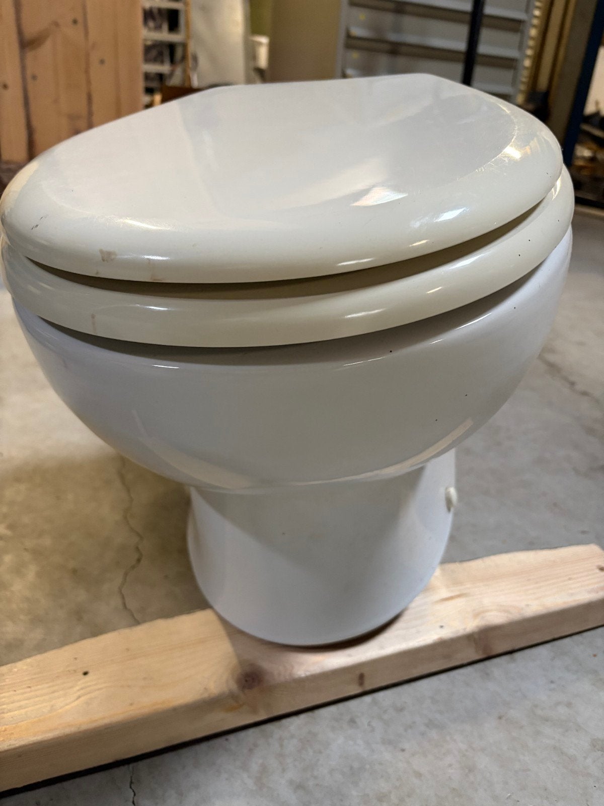 Gebruikt electrisch toilet met pomp - Tecma 2x - 12 volt  -, Watersport en Boten, Ophalen, Gebruikt