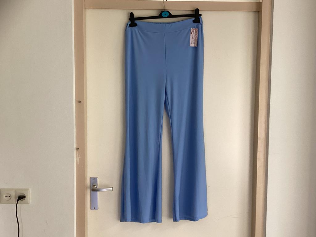 Moda Italia Flared Broek Maat 44/46 - Polyester/Viscose, Ophalen of Verzenden, Nieuw, Blauw, Broek of Spijkerbroek