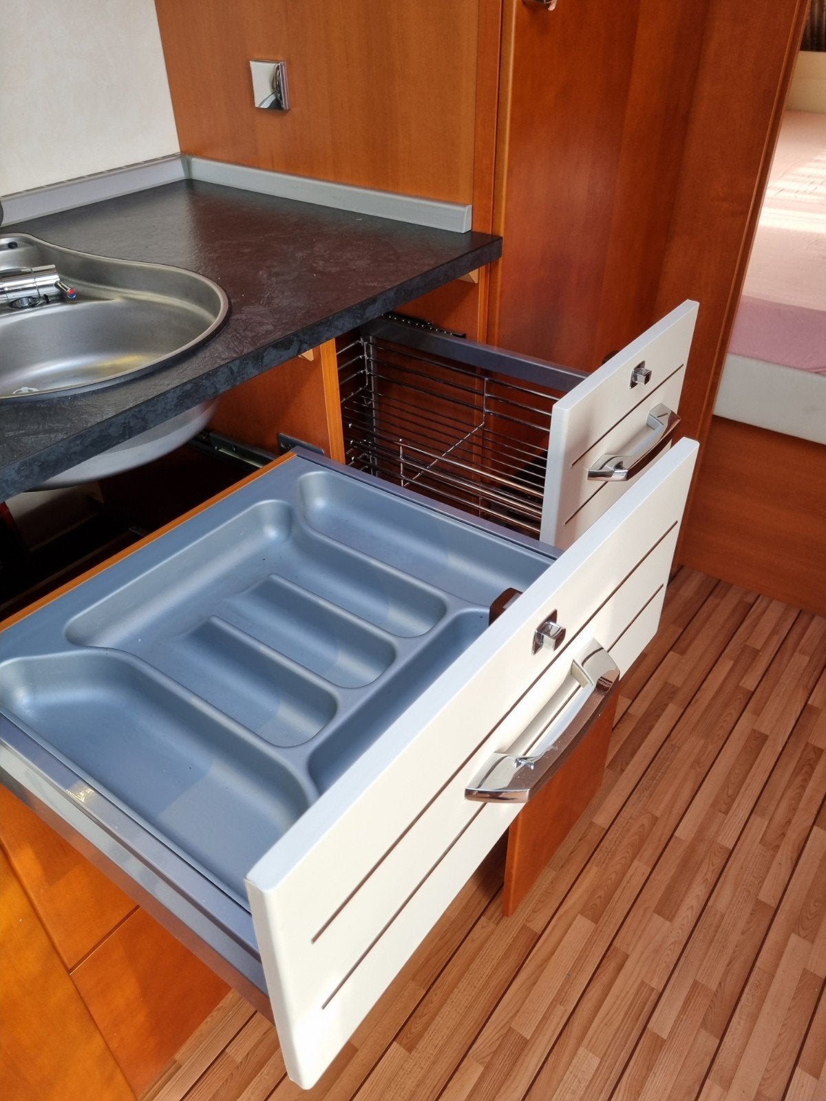 Foto 10 van Tabbert puccini 560TD bj,15 als nieuw BOMVOL ACCESSOIRES