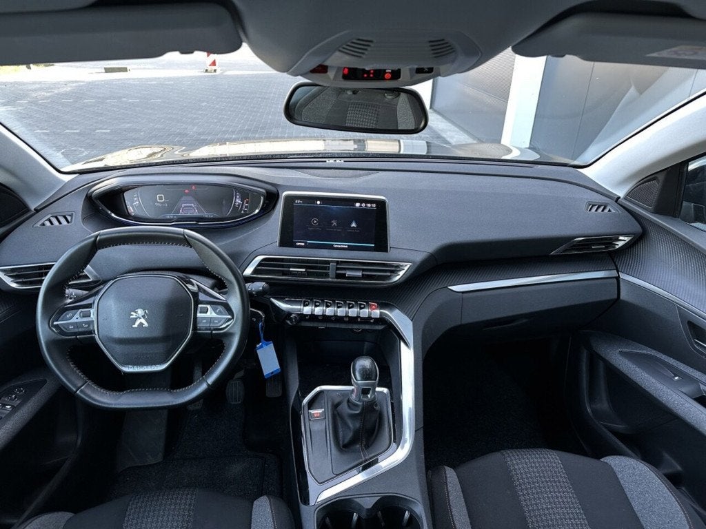 Peugeot 3008 1.2 PureTech Allure | Camera | Cruise Control |, Auto's, Peugeot, Voorwielaandrijving, Stof, Zwart, 1199 cc