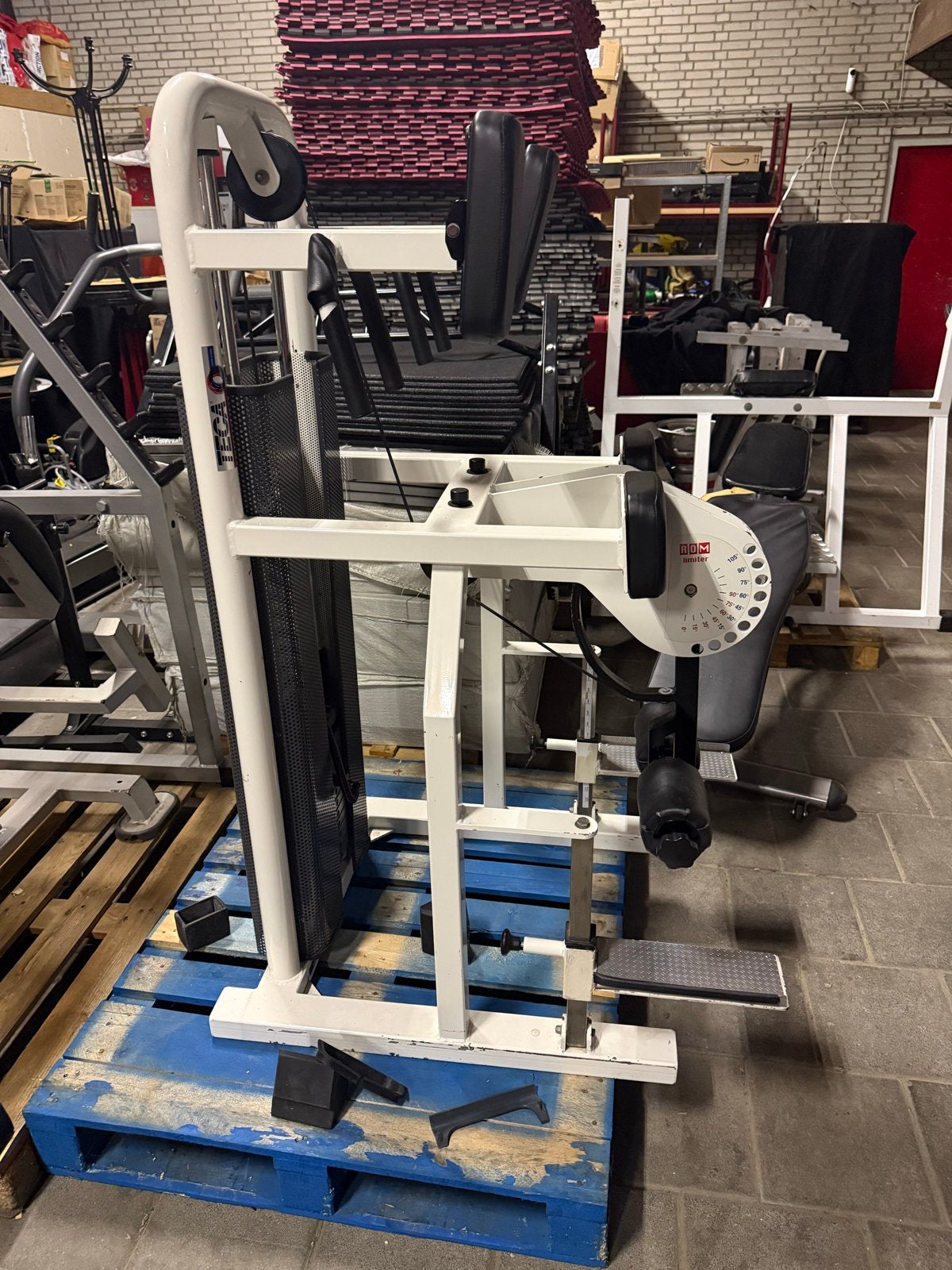 Professionele Standing Leg Curl Machine, Sport en Fitness, Ophalen, Gebruikt, Krachtstation, Metaal