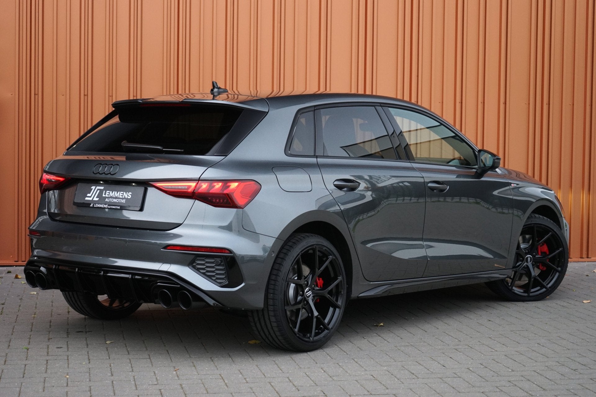 Audi A3 Sportback 45 TFSI e S-line 245PK RS-stoel Matrix B&O, Auto's, Automaat, Dealer onderhouden, Gebruikt, Zwart