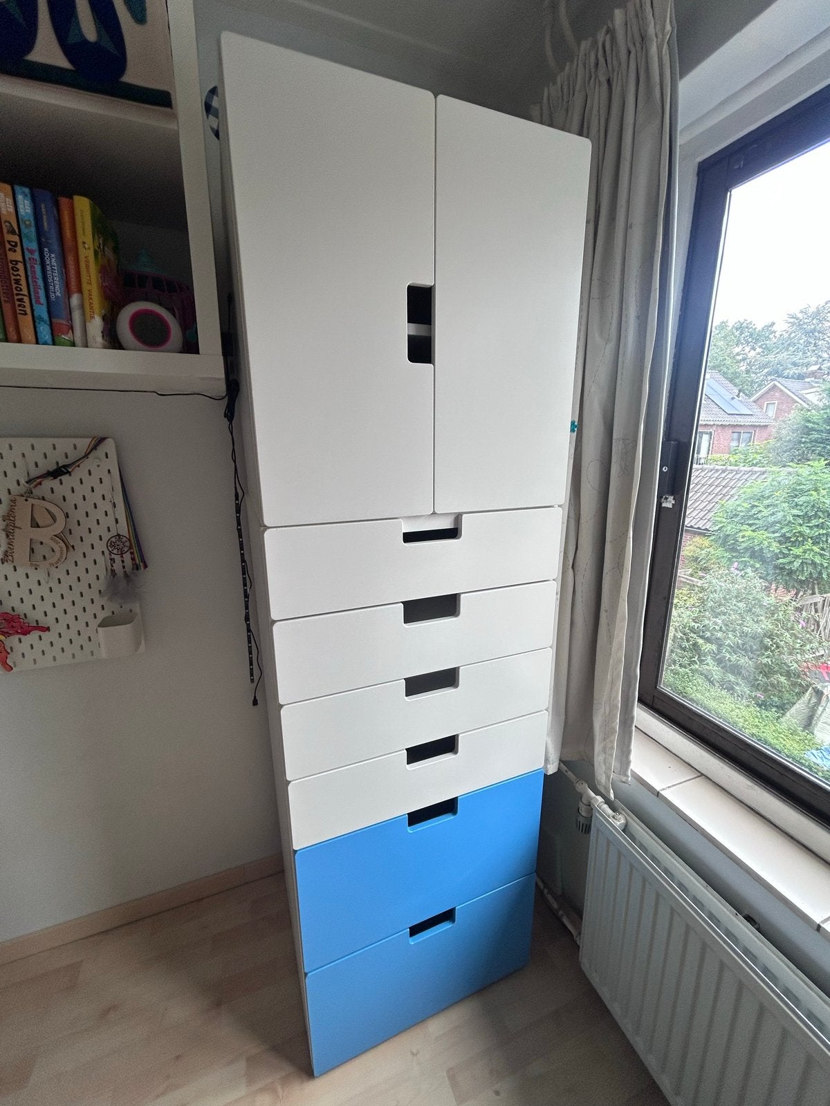 Witte en blauwe ladekast met deuren - IKEA Småstad, Gebruikt, 200 cm of meer, Met lade(s), Overige houtsoorten