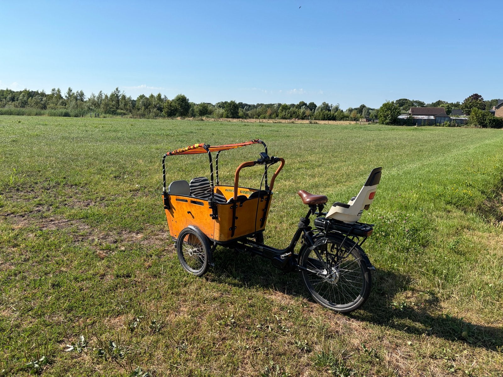 Vogue elektrische bakfiets met huif en zitjes, 4 kinderen of meer, Gebruikt, Huif, Trommelrem