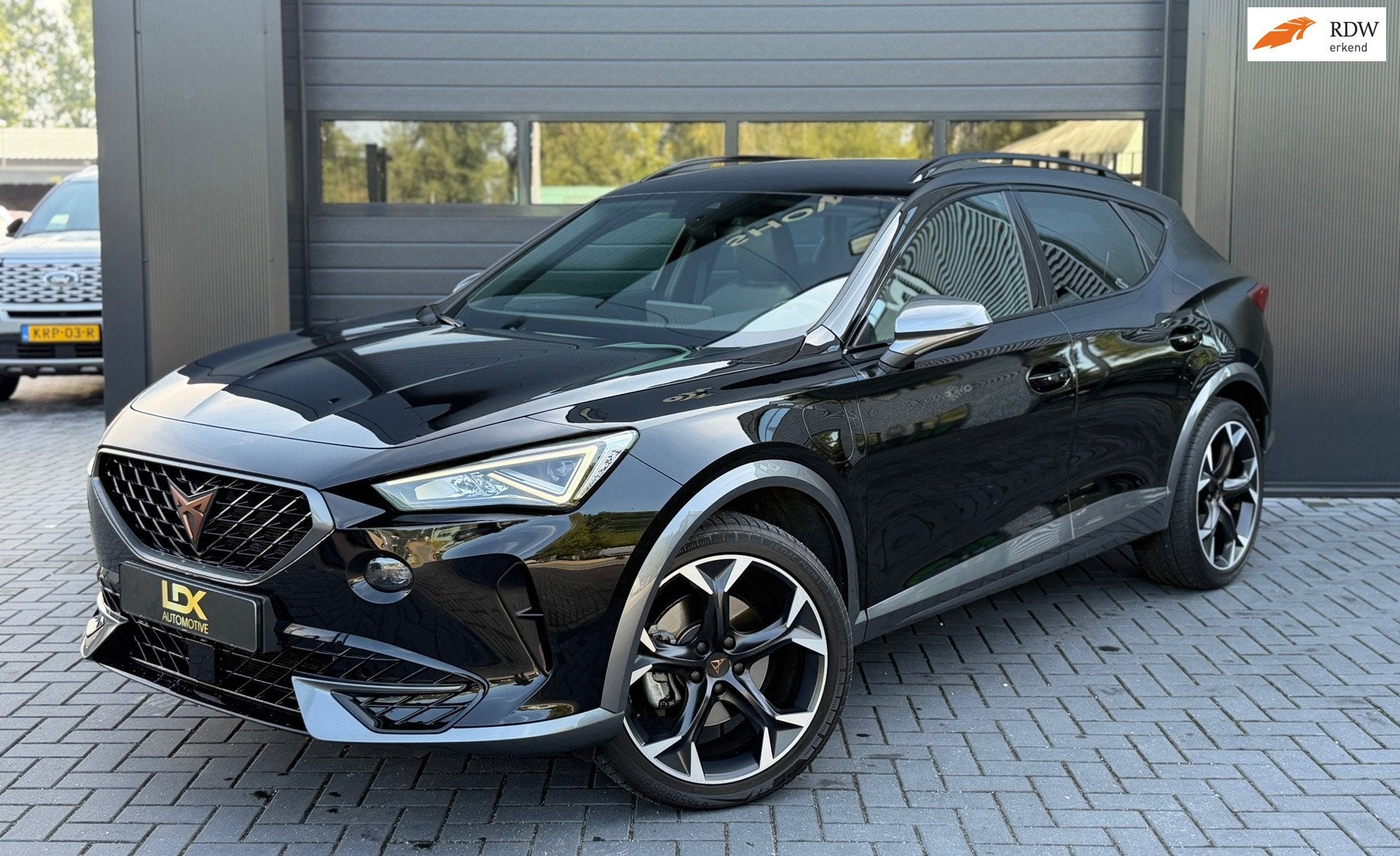 Cupra Formentor 1.4 e-Hybrid Business|Acc|Stoelverwarming|, Auto's, Gebruikt, Euro 6, 4 cilinders, Zwart