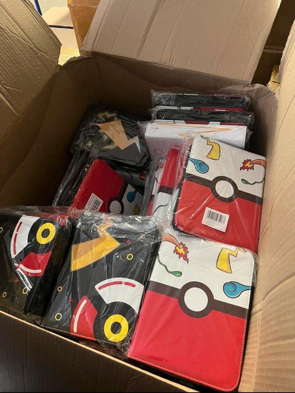 Pokemon kaarten verzamelmap binder 4-pocket, Diversen, Rommelmarktspullen, Ophalen of Verzenden, Nieuw