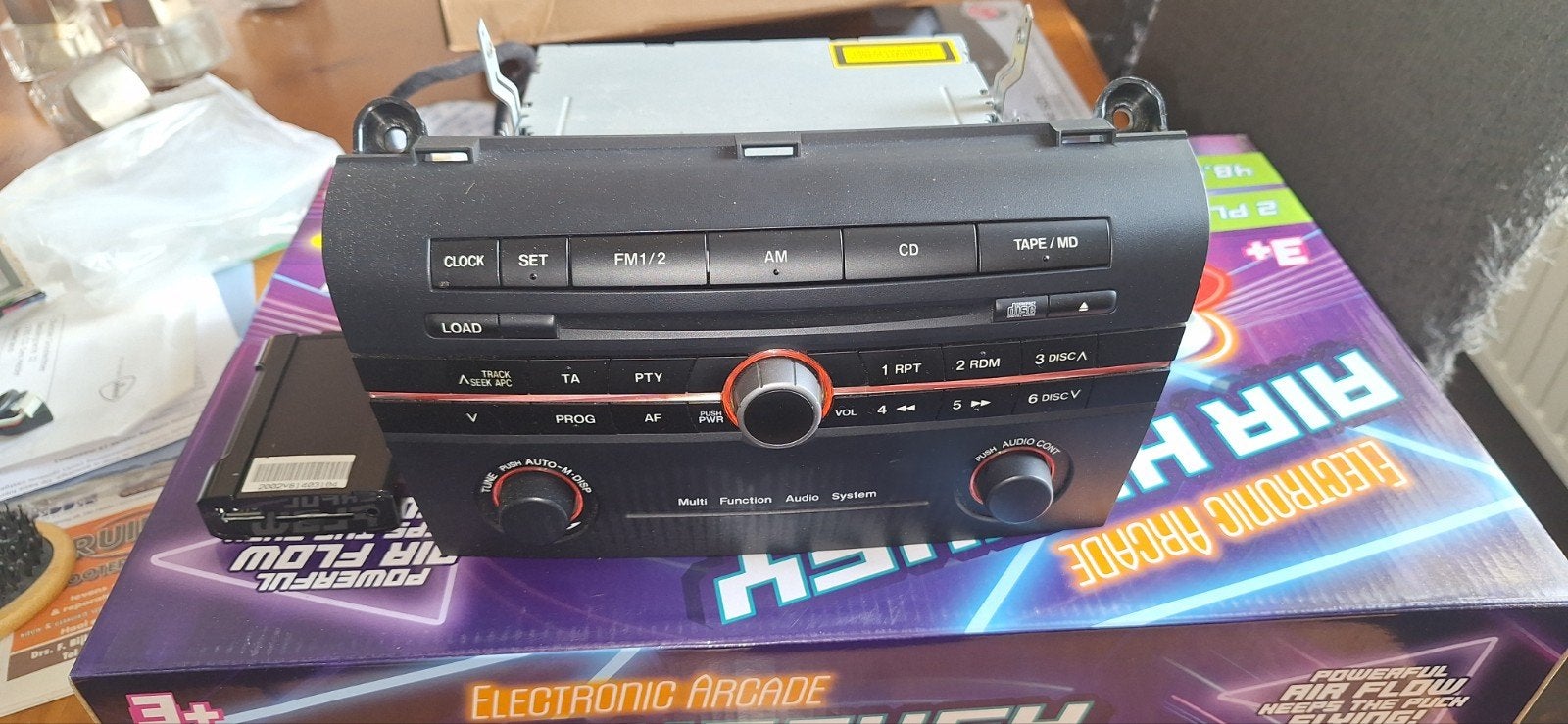 Mazda 3 (2005) Autoradio met Bluetooth, AUX, SD, Ophalen of Verzenden, Gebruikt
