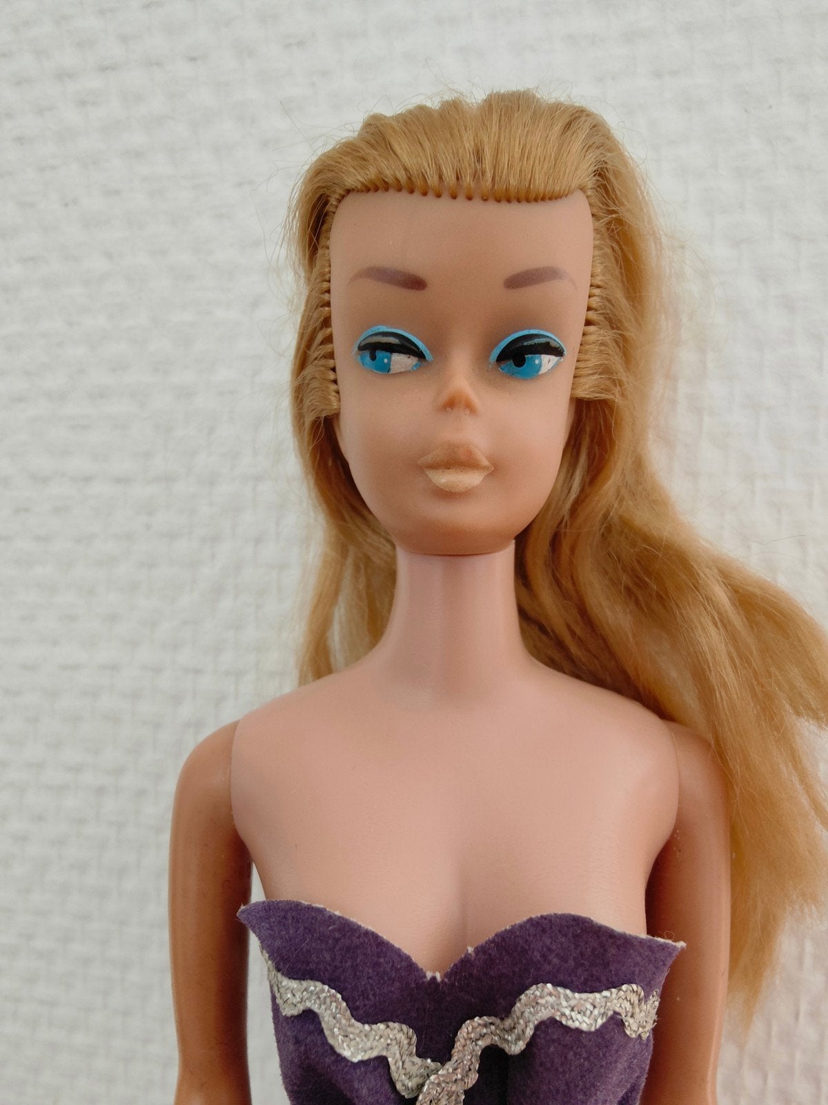 Vintage Barbie jaren 60 – originele vintage Barbie met jurk, Ophalen of Verzenden, Gebruikt, Fashion Doll