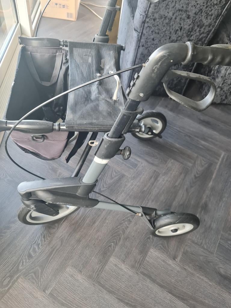 Degelijke Rollator – Lichtgewicht & Wendbaar (Gebruikt), Ophalen