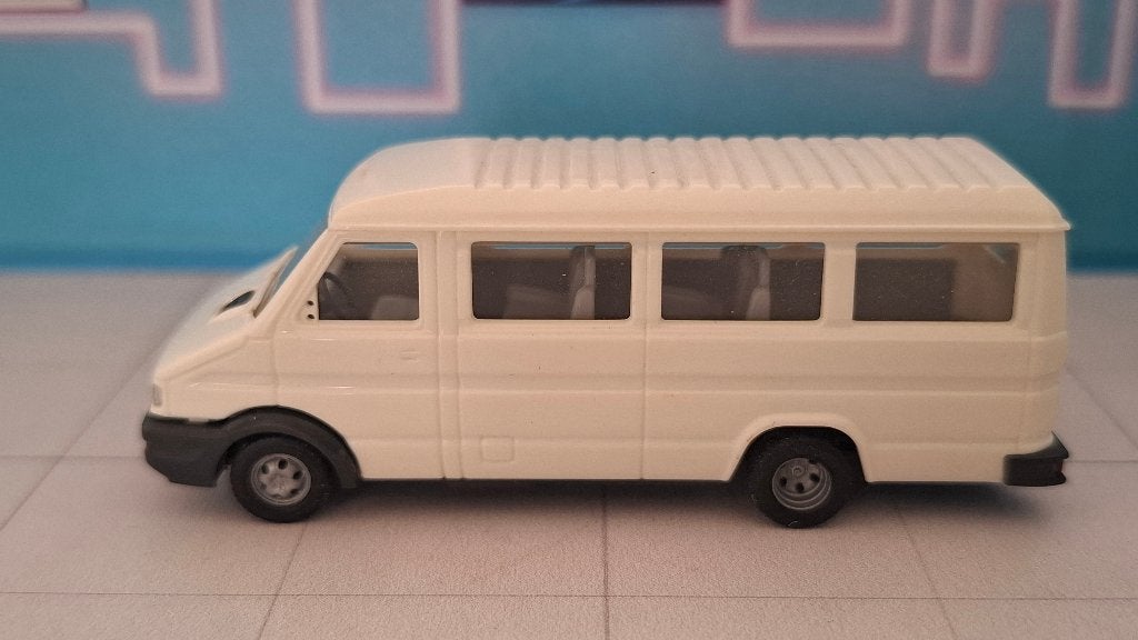 Busch 1:87 Iveco Daily Minibus, Hobby en Vrije tijd, Ophalen of Verzenden, Gebruikt, Auto, Overige merken