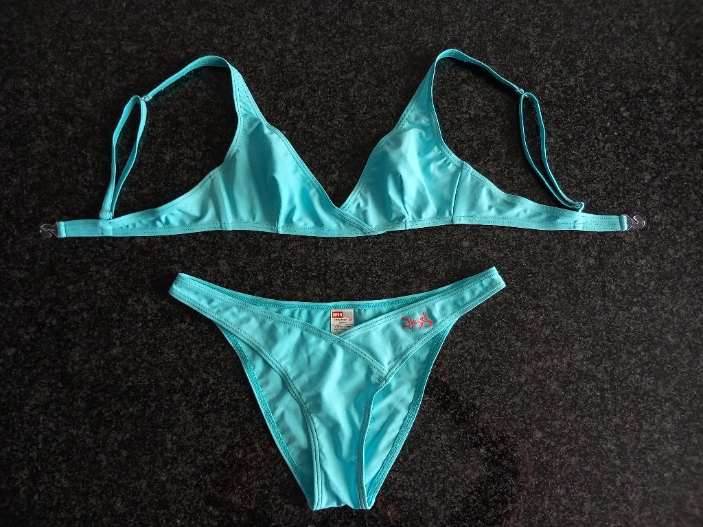 Diesel Bikini kleur turquoise maat M ongedragen nieuwstaat!!, Blauw, Nieuw, Ophalen of Verzenden, Diesel
