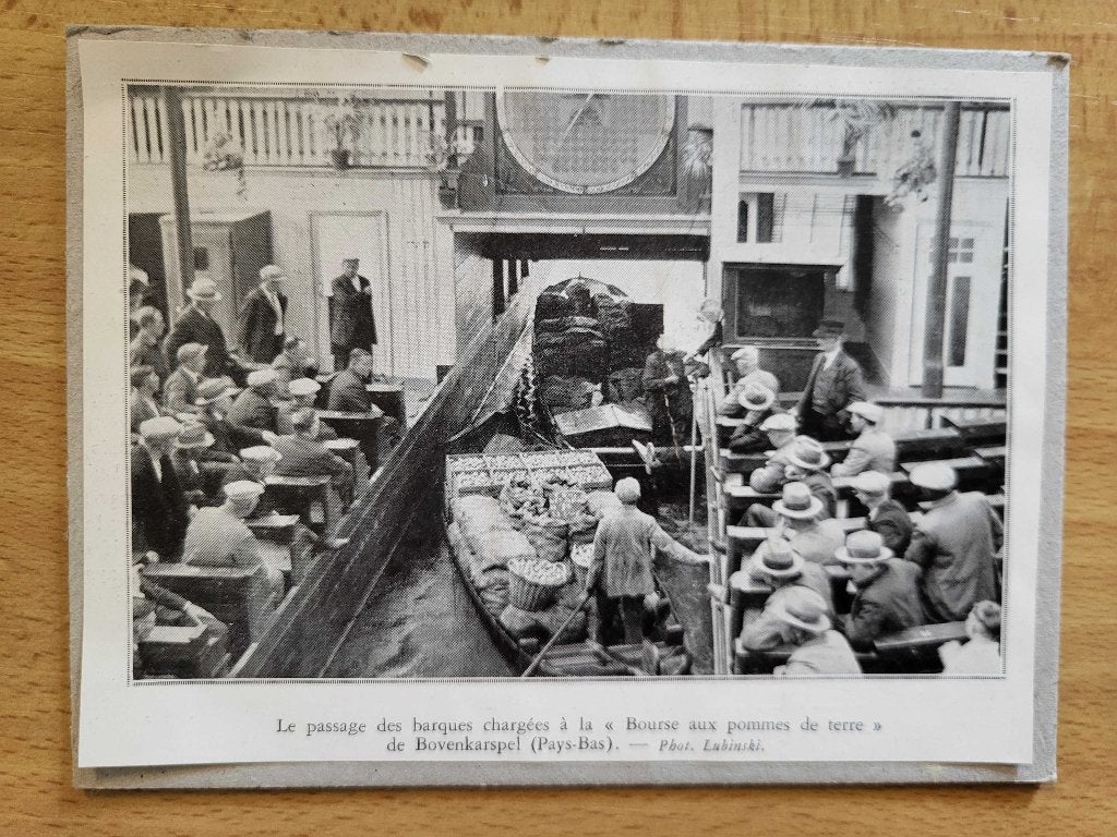 ansicht Bovenkarspel Aardappelveiling markt boten, Ophalen of Verzenden, Voor 1920, Noord-Holland