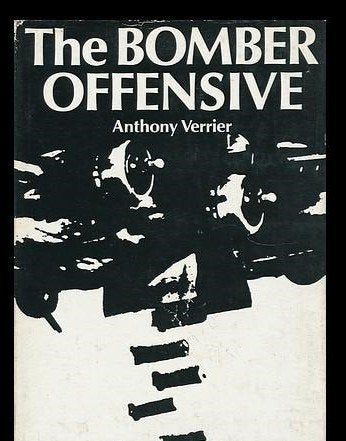 The Bomber Offensive door Anthony Verrier, Tweede Wereldoorlog, Anthony verrier, Ophalen of Verzenden, Zo goed als nieuw