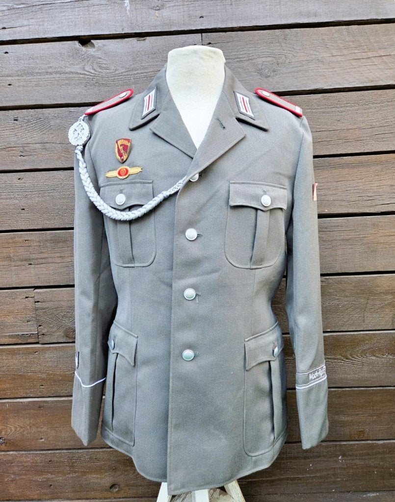 NVA uniform jas Wachregiment „Feliks Dzierzynski“., Verzamelen, Militaria | Algemeen, Verzenden, Landmacht, Duitsland, Kleding of Schoenen